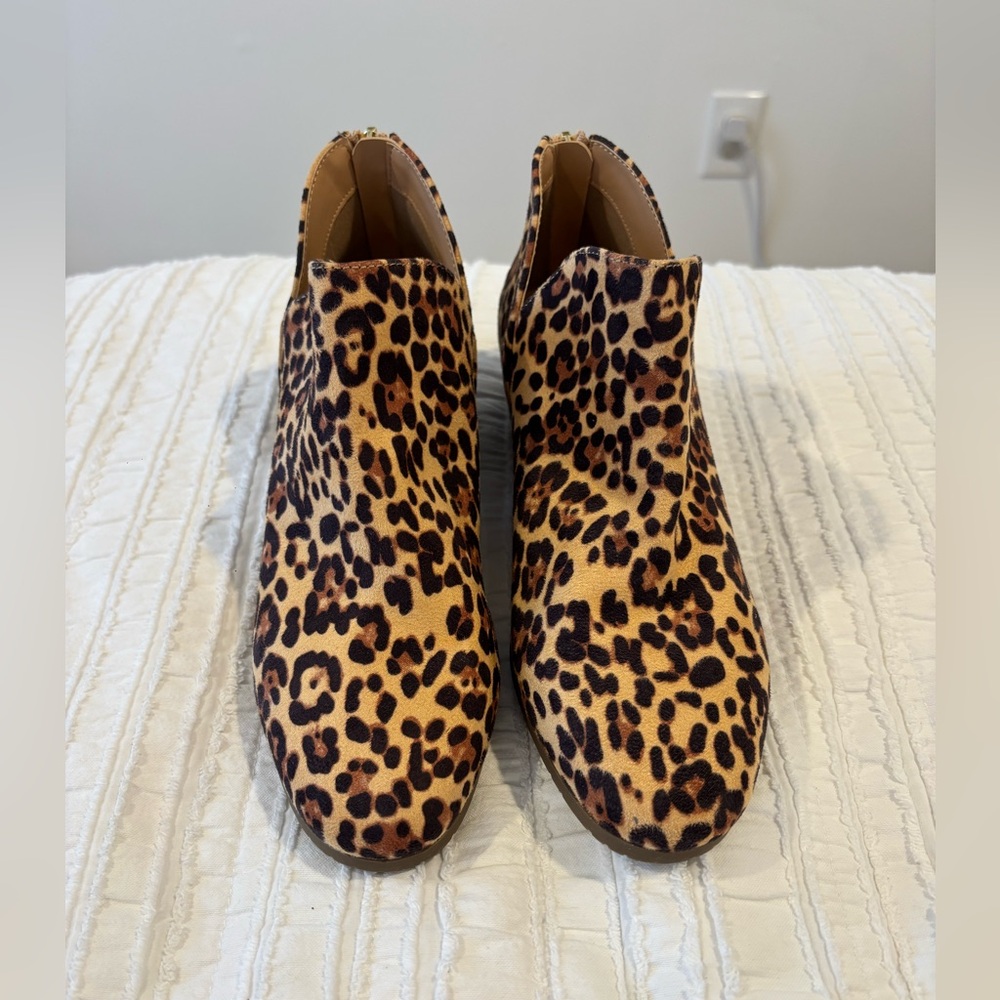 Reaction by Kenneth Cole Animal Print Ankle Booties in Size 8.5